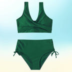 Elin – Sportig Sommarbikini med Dragsko