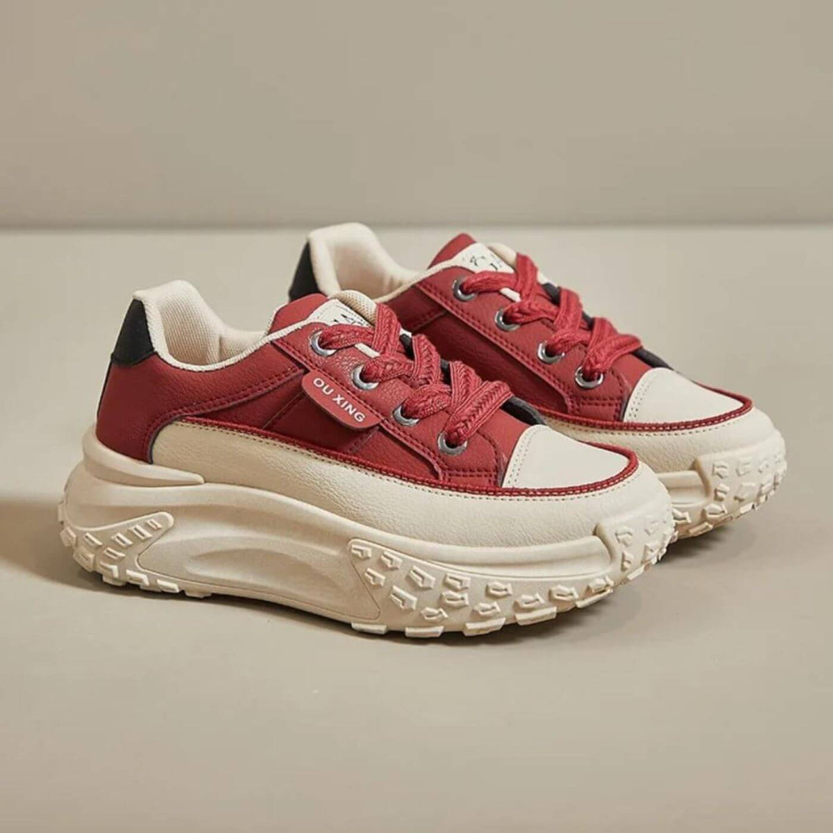 Mivora™ – Bekväma Sneakers med Hög Sula